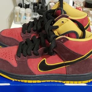 Nike SB Dunk High Iron Man